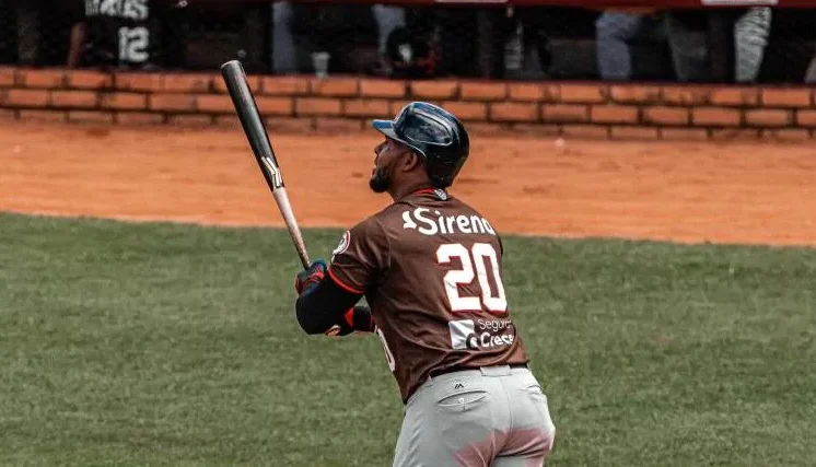 Escogido, Estrellas y Gigantes se alzan ganadores de este domingo