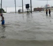 Reportan inundaciones urbanas y localidades incomunicadas por lluvias