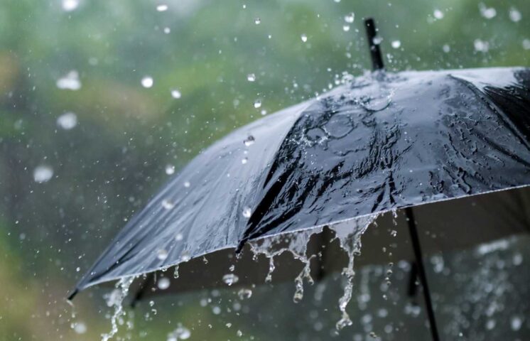 Una débil vaguada continúa provocando lluvias sobre el país