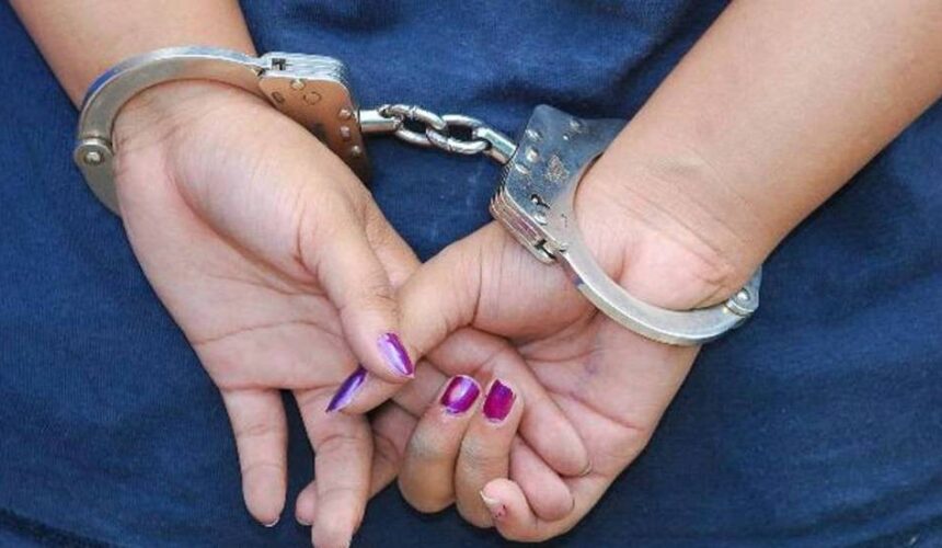 Madre y padrastro detenidos por sospecha, tras muerte de niña en Montecristi