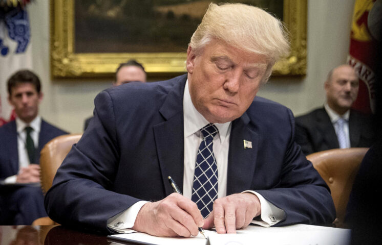 Trump endurece políticas migratorias y afecta a miles