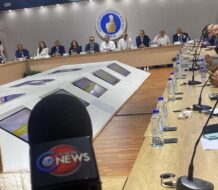 Miembros del pleno de la JCE debaten sobre el diseño de la nueva cédula de identidad