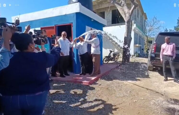 Desarrollo de la Comunidad entrega pozos de agua en La Caleta; miles serán beneficiados