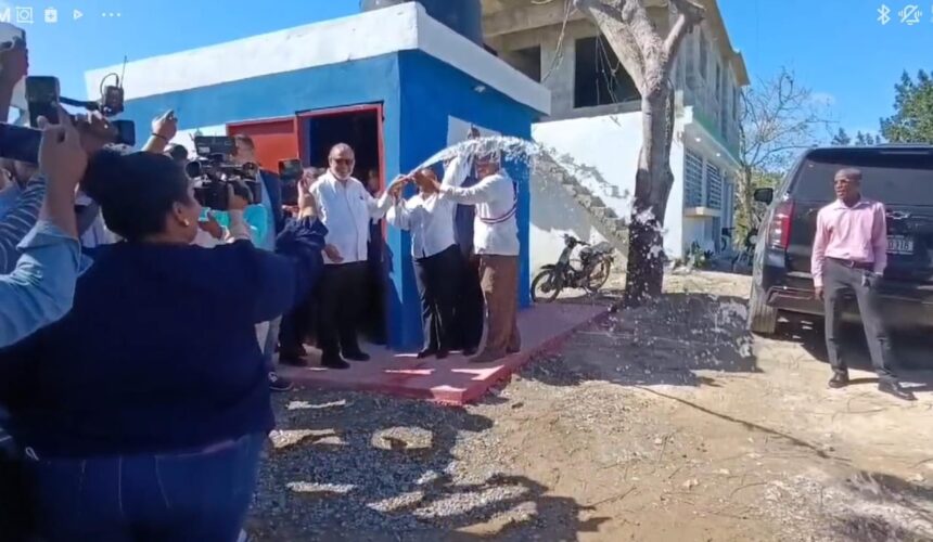 Desarrollo de la Comunidad entrega pozos de agua en La Caleta; miles serán beneficiados