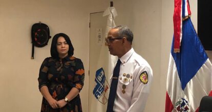 El Cuerpo de Bomberos de SDO fortalece lazos con charla sobre Relaciones Humanas