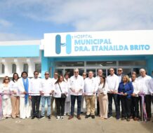 Presidente Abinader inaugura obras de salud, educación y deporte en Las Guáranas