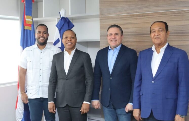 Gobierno y transportistas acuerdan no subir los pasajes