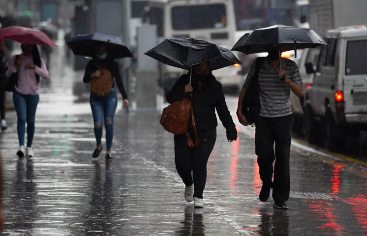 Lluvias débiles y temperaturas frescas para este domingo