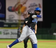 Águilas y Licey dominan los partidos de este sábado