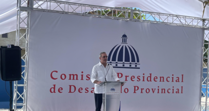Presidente Abinader lanza plan para techar más de 150 canchas escolares en República Dominicana