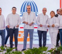 Gobierno entrega calles asfaltadas en SDE con inversión de RD$600 millones