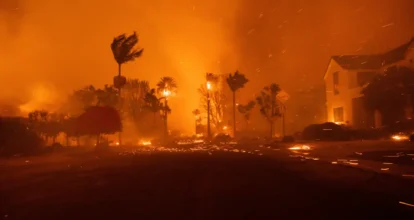 Los Ángeles emite nueva orden de evacuación por expansión de incendio