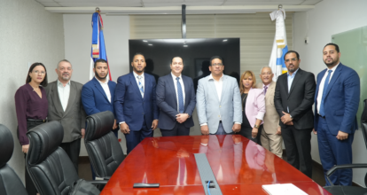 Jesús Andújar visita a director Compras y Contrataciones para realizar gestión transparente en el Ideice