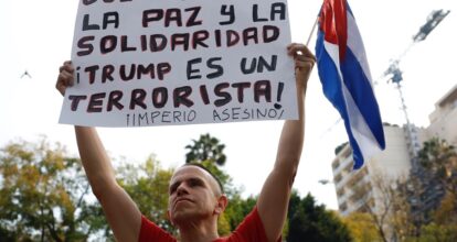 Mexicanos protestan frente a la embajada de EE.UU. por inclusión de Cuba en lista terrorista