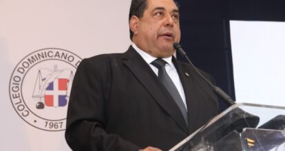 Jhon Richard Paniagua asume la presidencia del Colegio de Notarios