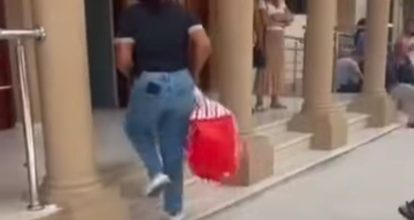 Queda libre mujer que expuso los presuntos restos de su hija en fiscalía de Higüey