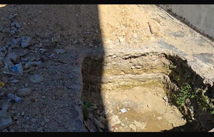 Protestan en Herrera por cancha paralizada; contratista ya recibió 26 millones de pesos