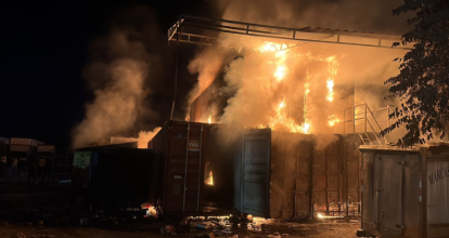 Incendio arrasa área comercial en El Carrizal, Elías Piña