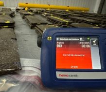 Frustran envío a Europa de 392 láminas presumiblemente cocaína escondidas en cajas de guineos