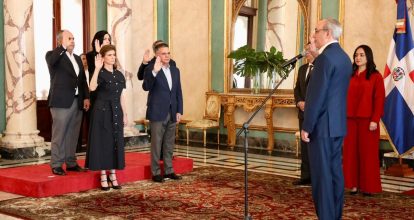 Abinader juramenta comisión Administrativa para la Reforma Policial