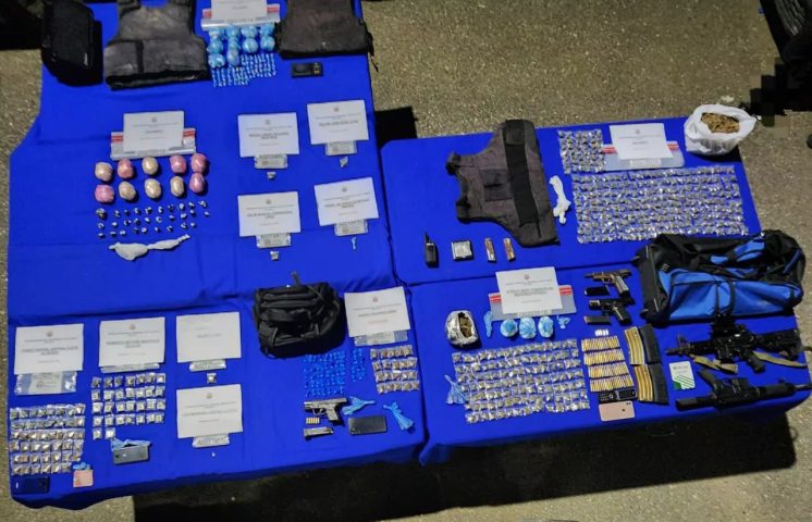 Autoridades ocupan armas, drogas y detienen varias personas en Santiago