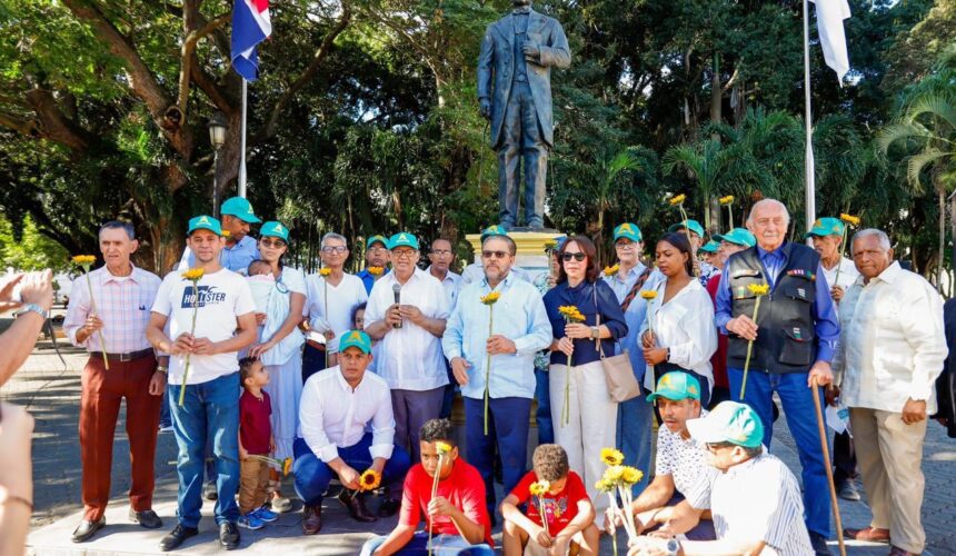 Alianza País honra la memoria de Juan Pablo Duarte en Santiago