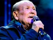 Fallece a los 82 años el legendario cantante y compositor argentino Leo Dan