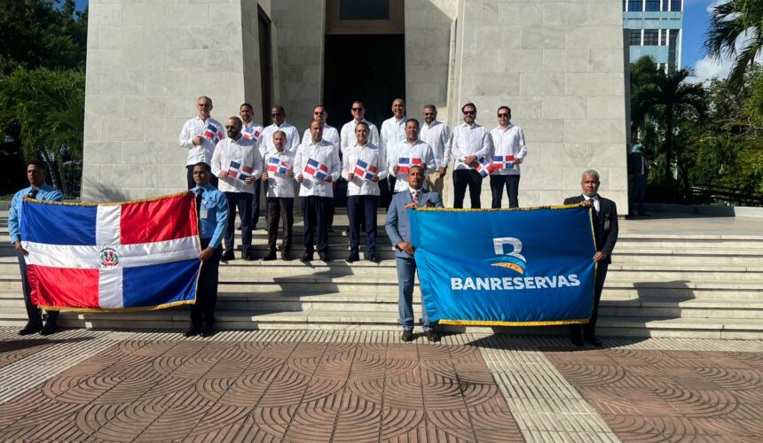 ¡Tributo a los héroes independentistas! Banreservas deposita ofrenda floral al Altar de la Patria