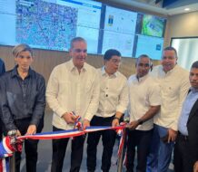Presidente Abinader y Fellito Suberví inauguran centro de monitoreo de la CAASD