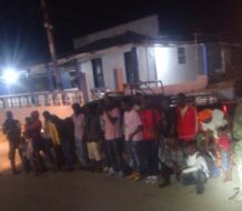 Intervienen centro de acopio para indocumentados que funcionaban en una casucha en Montecristi