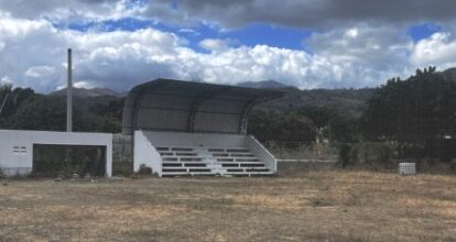 Exigen terminación del play de softball en Sabana Larga de Ocoa