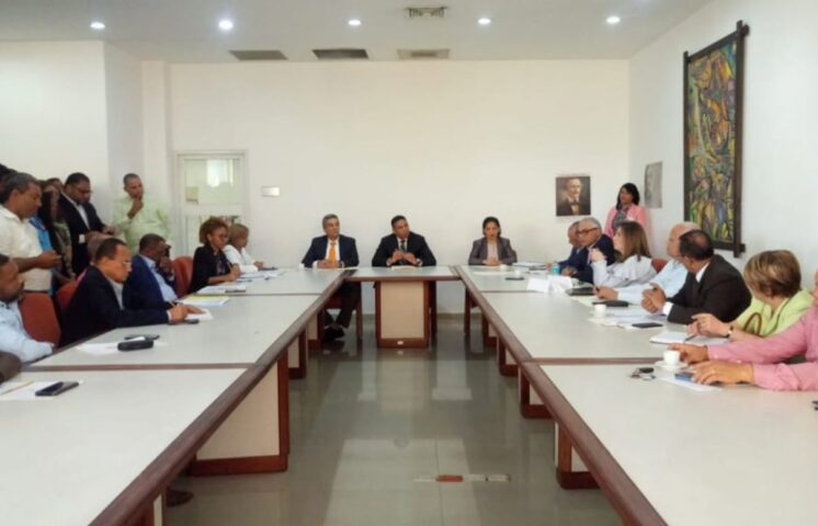 Los trabajadores rechazan aumento salarial inferior al 20 %