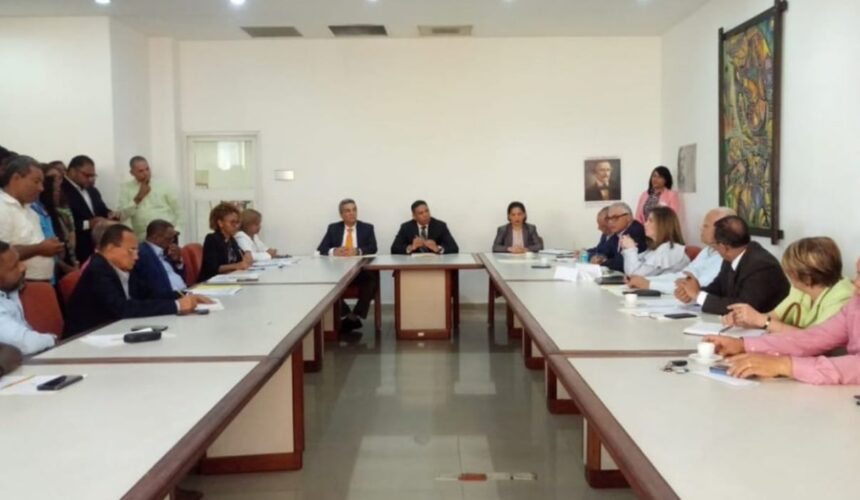 Los trabajadores rechazan aumento salarial inferior al 20 %