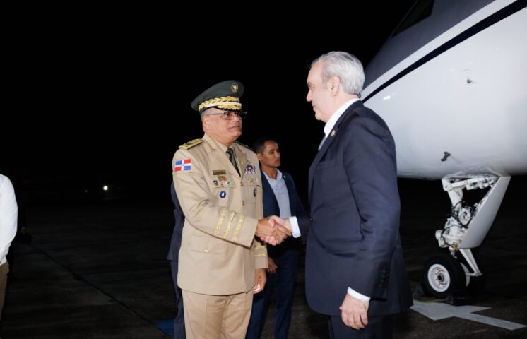 Abinader regresa al país tras exitosa participación en Conferencia Internacional de Energía en Guyana