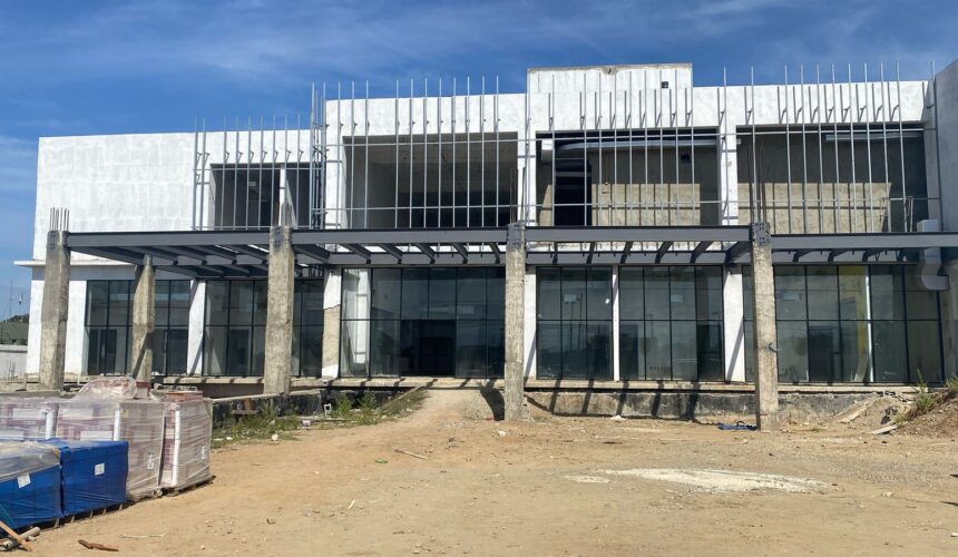 Autoridades de Salud Pública supervisan avances de construcción del nuevo Hospital de Dajabón