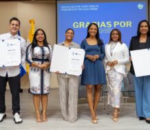 Jóvenes líderes analizan el presente y futuro del periodismo durante conversatorio