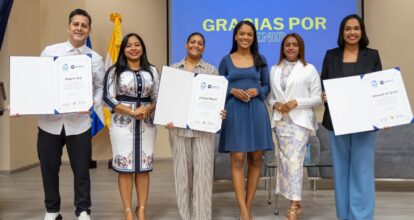 Jóvenes líderes analizan el presente y futuro del periodismo durante conversatorio