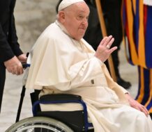La posibilidad de renunciar del papa Francisco se comenta en el Vaticano
