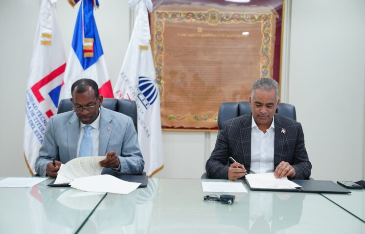 Gobierno iniciará titulación de terrenos en Maimón