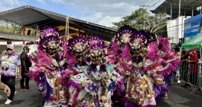 Los Chihuas: tradición, color y conciencia sobre el cáncer de mama en el Carnaval de La Vega