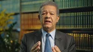 Leonel Fernández insta al Gobierno a manejar con transparencia la explotación de las 