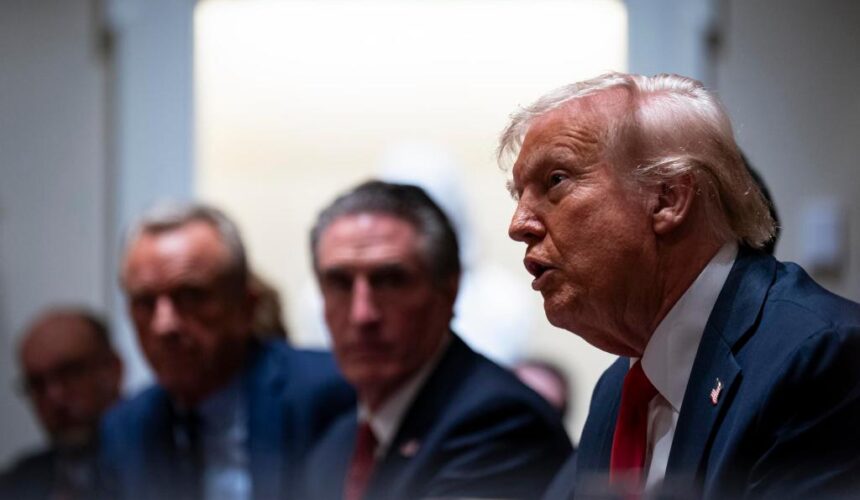Trump dijo que no ve progresos en lucha antidrogas en México y no detendrá los aranceles