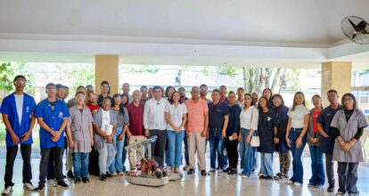 Ángel Hernández y Dío Astacio reafirman apoyo a estudiantes en robótica y exploración espacial