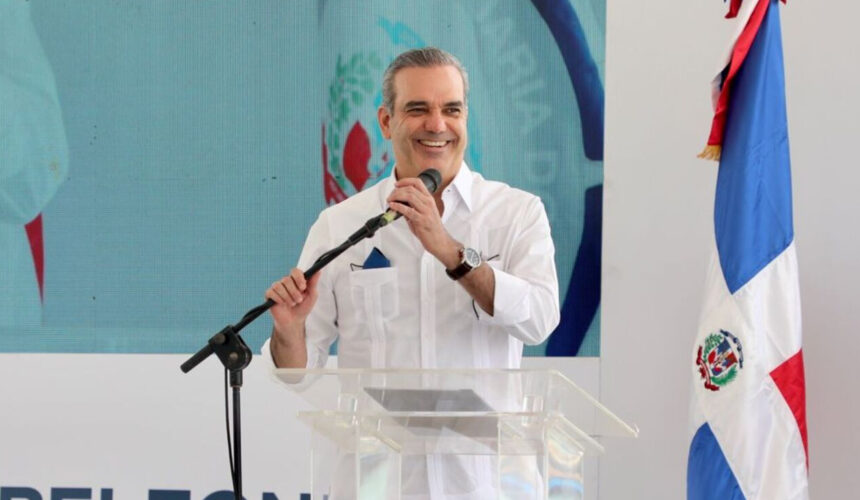 Video| Abinader reacciona al ser el tercer presidente mejor valorado en América Latina