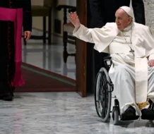 El Papa Francisco tiene infección respiratoria y fiebre leve