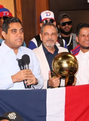 ¡Con regocijo! Leones del Escogido, campeones de la Serie del Caribe 2025, llegaron hoy a RD