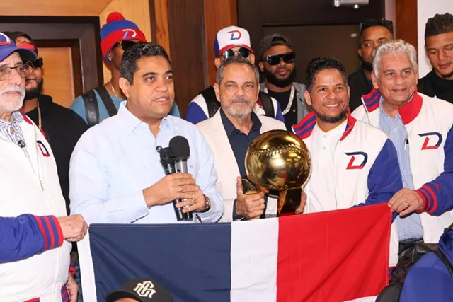 ¡Con regocijo! Leones del Escogido, campeones de la Serie del Caribe 2025, llegaron hoy a RD
