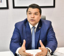 Tobías Crespo denuncia uso de fondos del contrato de Aerodom para campaña electoral