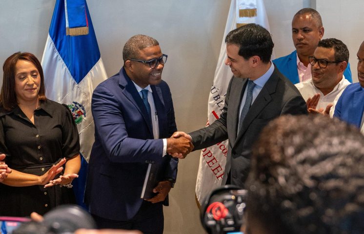 Robert Polanco promete seguir impulsando acciones sociales en beneficio de los más vulnerables del país