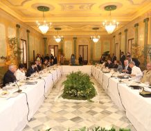 Abinader y Marco Rubio encabezan reunión de trabajo con delegaciones